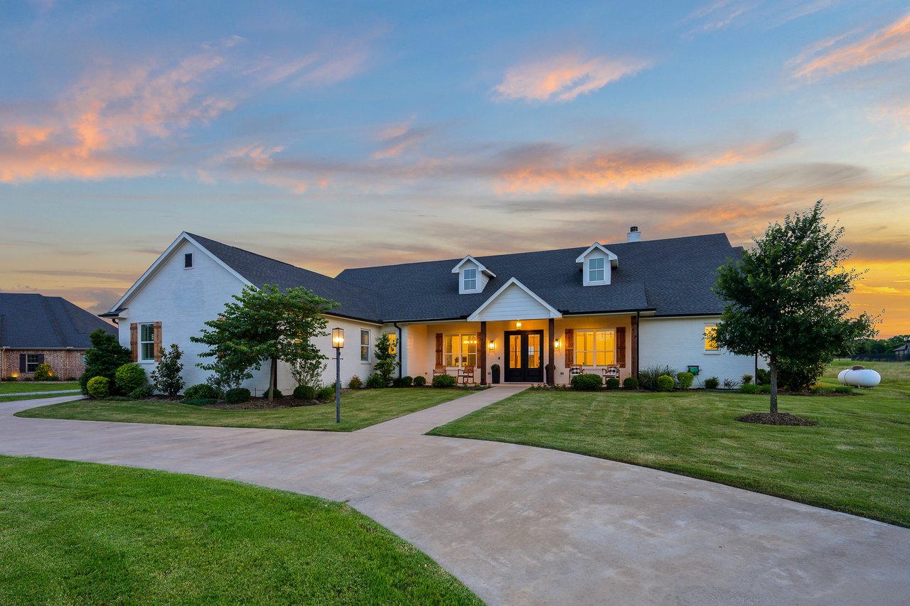 36 Mirror Lakes Court