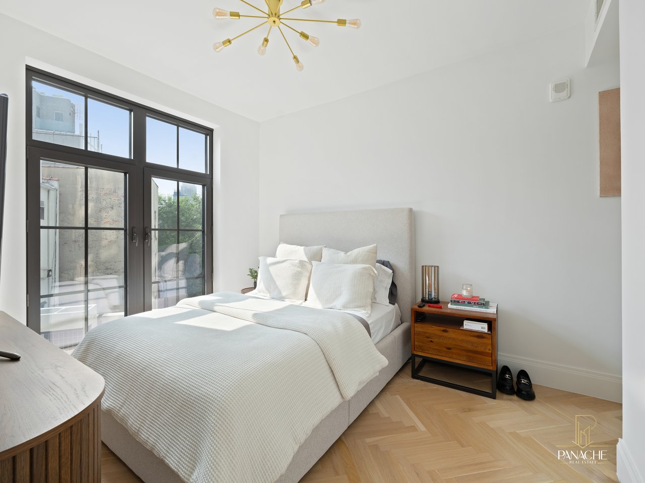 Residence 6N at 300 West