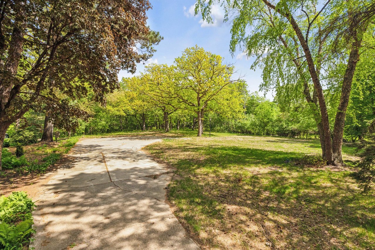 5125 Schaefer Road, Edina