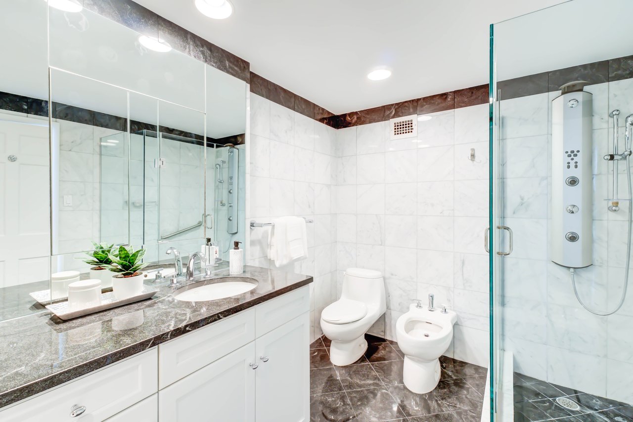 Watergate West Penthouse Seven