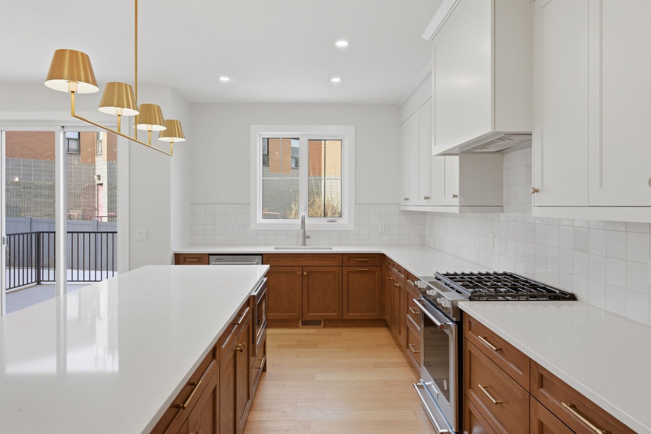 378 Bessborough Drive SW