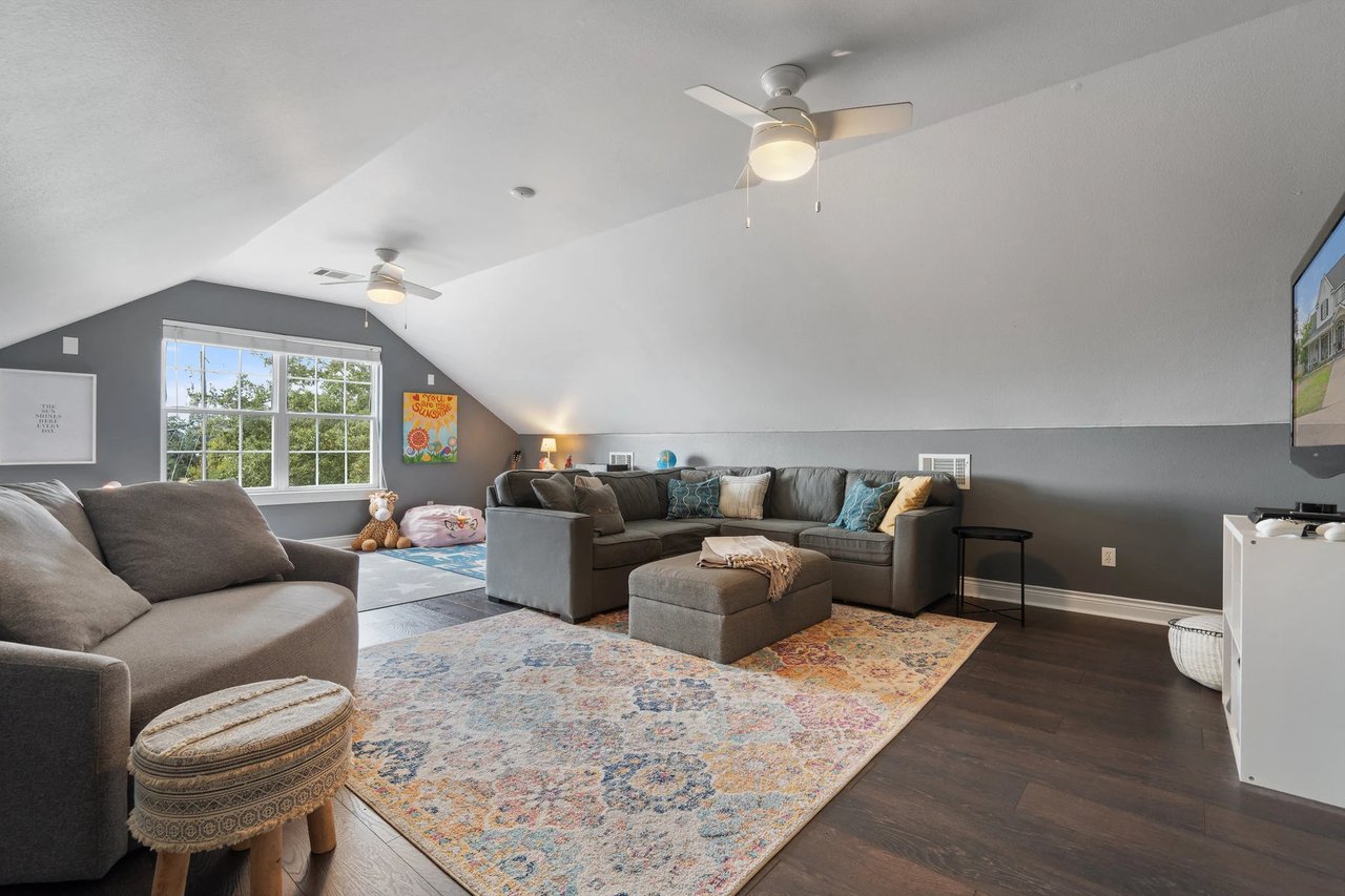 105 Roanoak Dr
