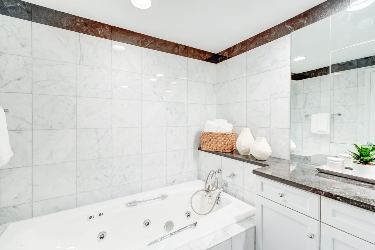 Watergate West Penthouse Seven