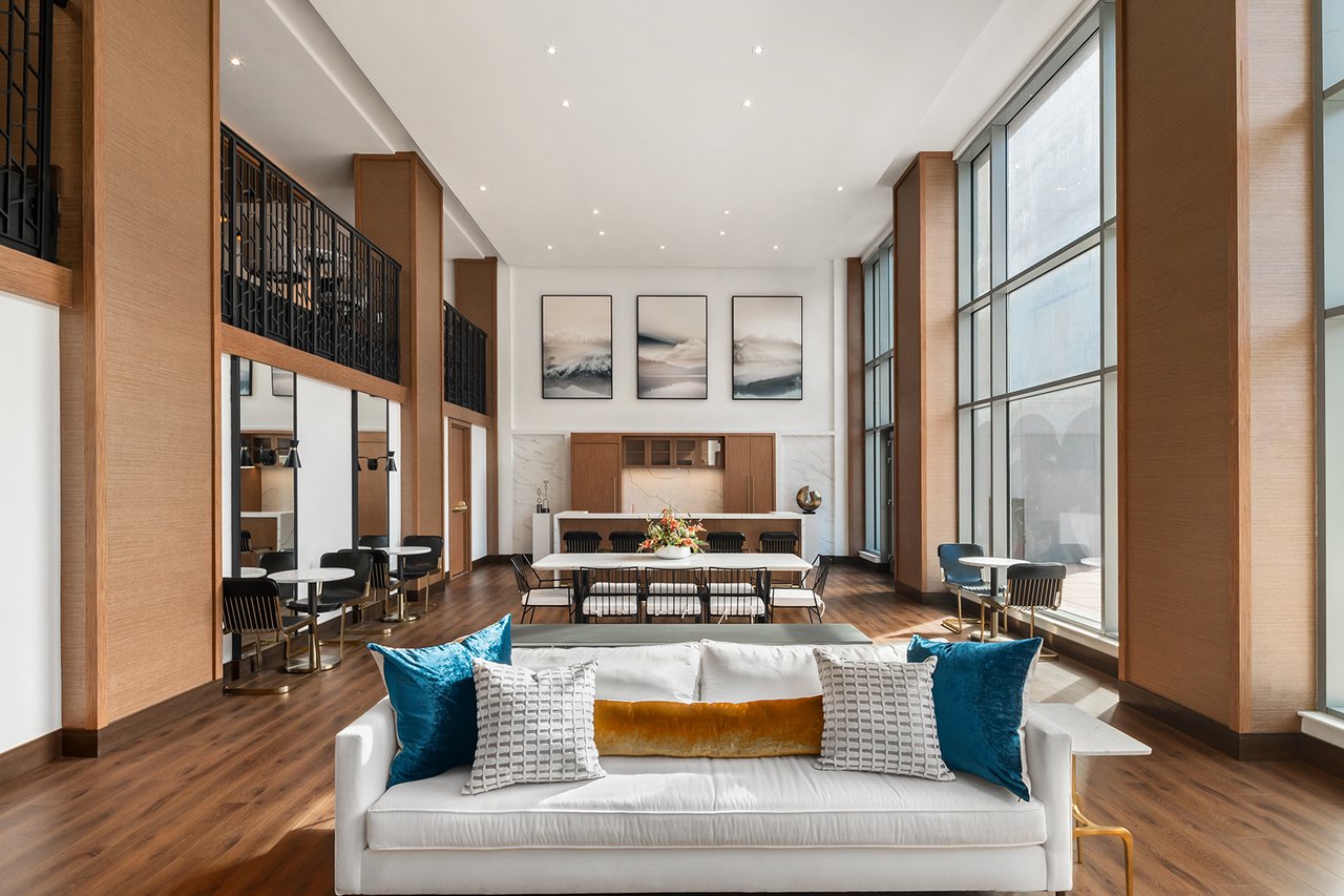 OTTO 4 BEDROOMS | 5 BATHROOMS
