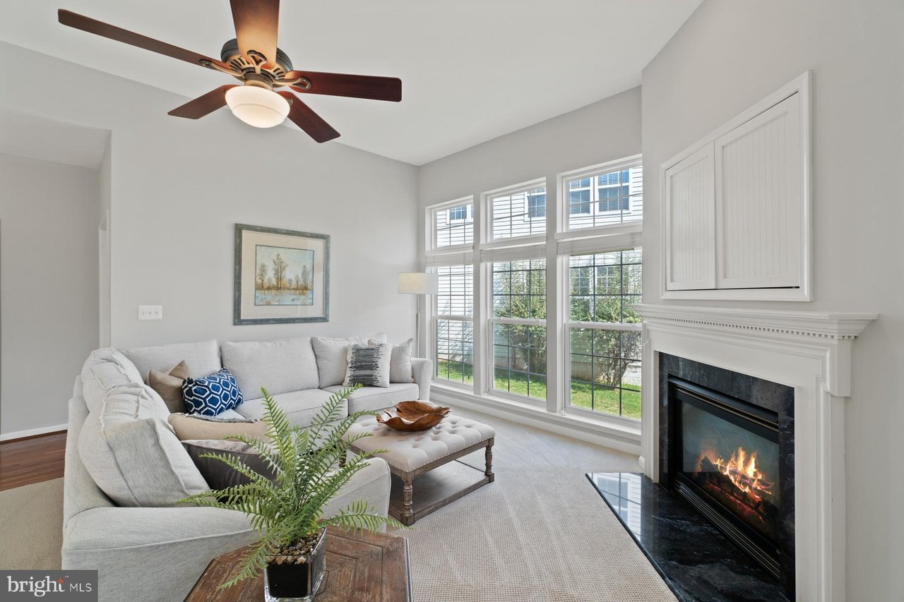 18252 Oak Lake Ct