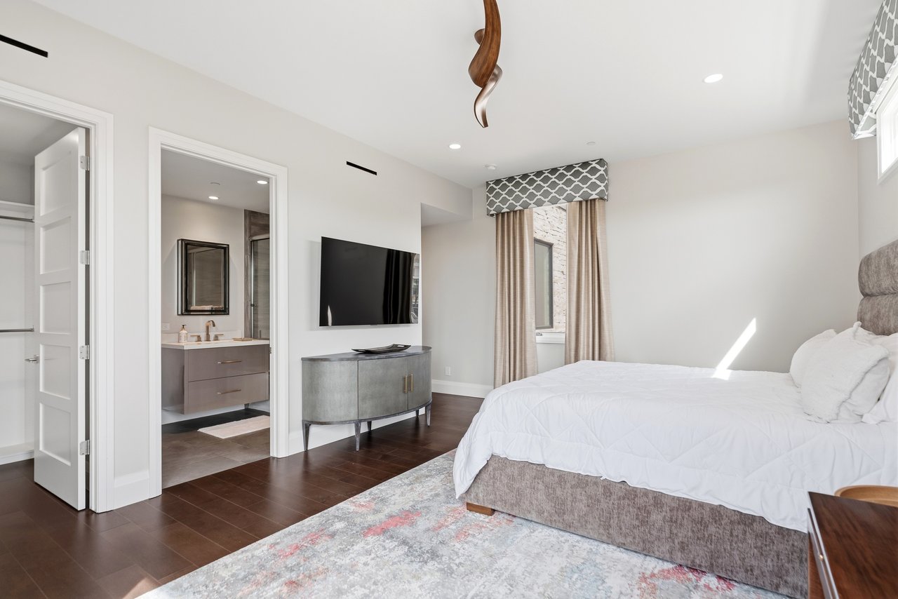 6180 N LAS BRISAS Drive