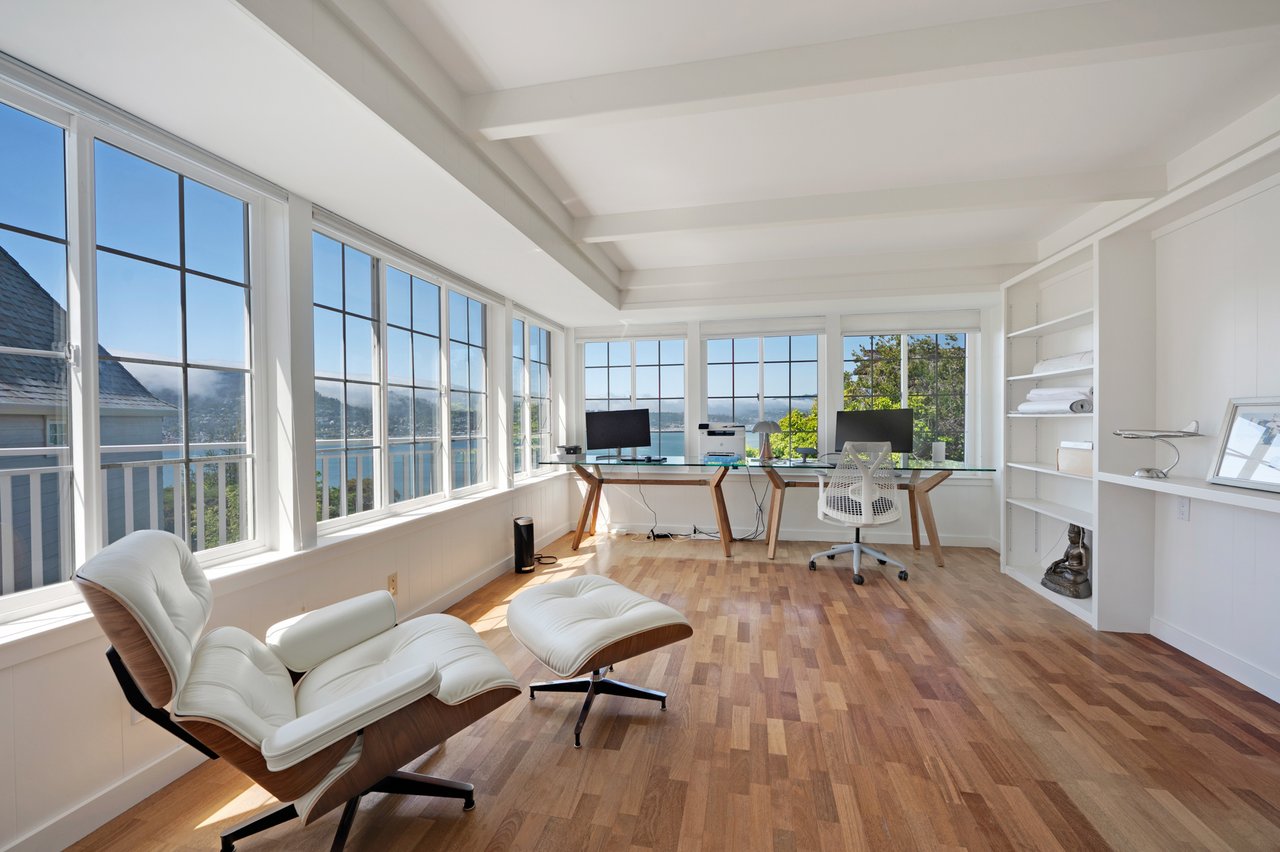 Stunning View Residence