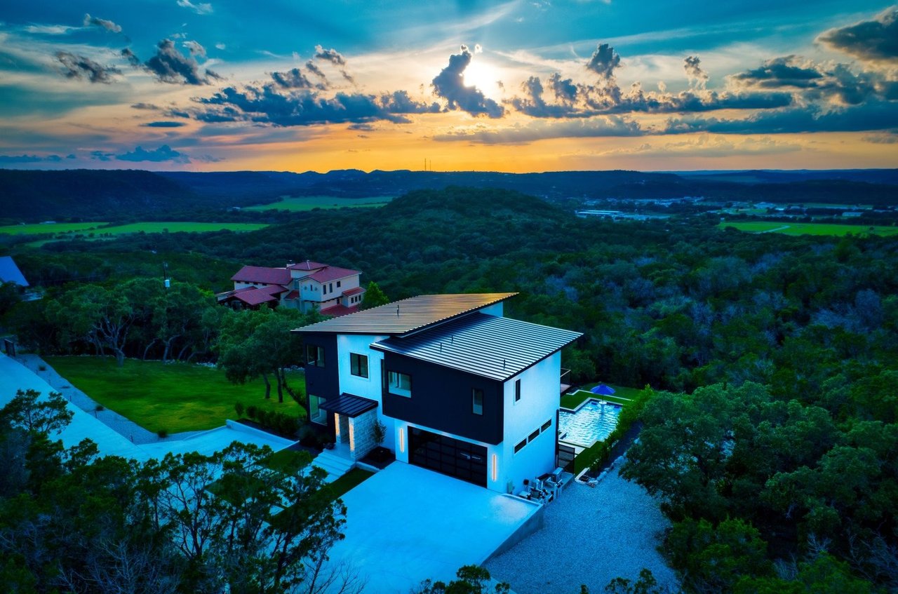 Luxxis Design 1104 Summit