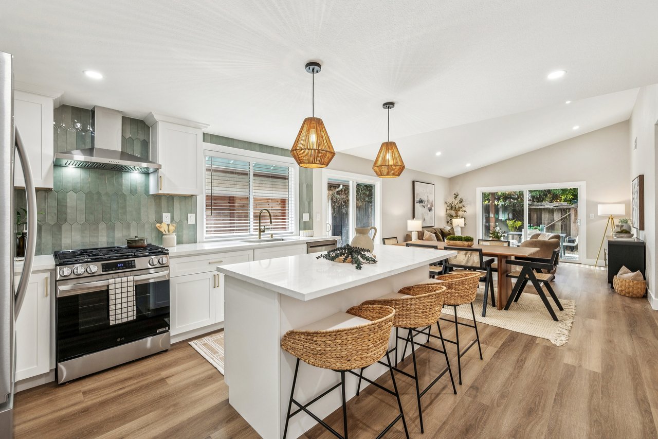 Stunning One Level Ponderosa Home!