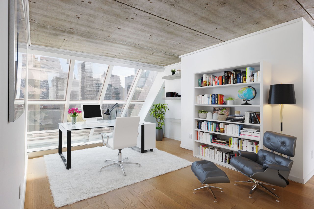 Lofty Luxury Penthouse With Party Sized Roof Deck