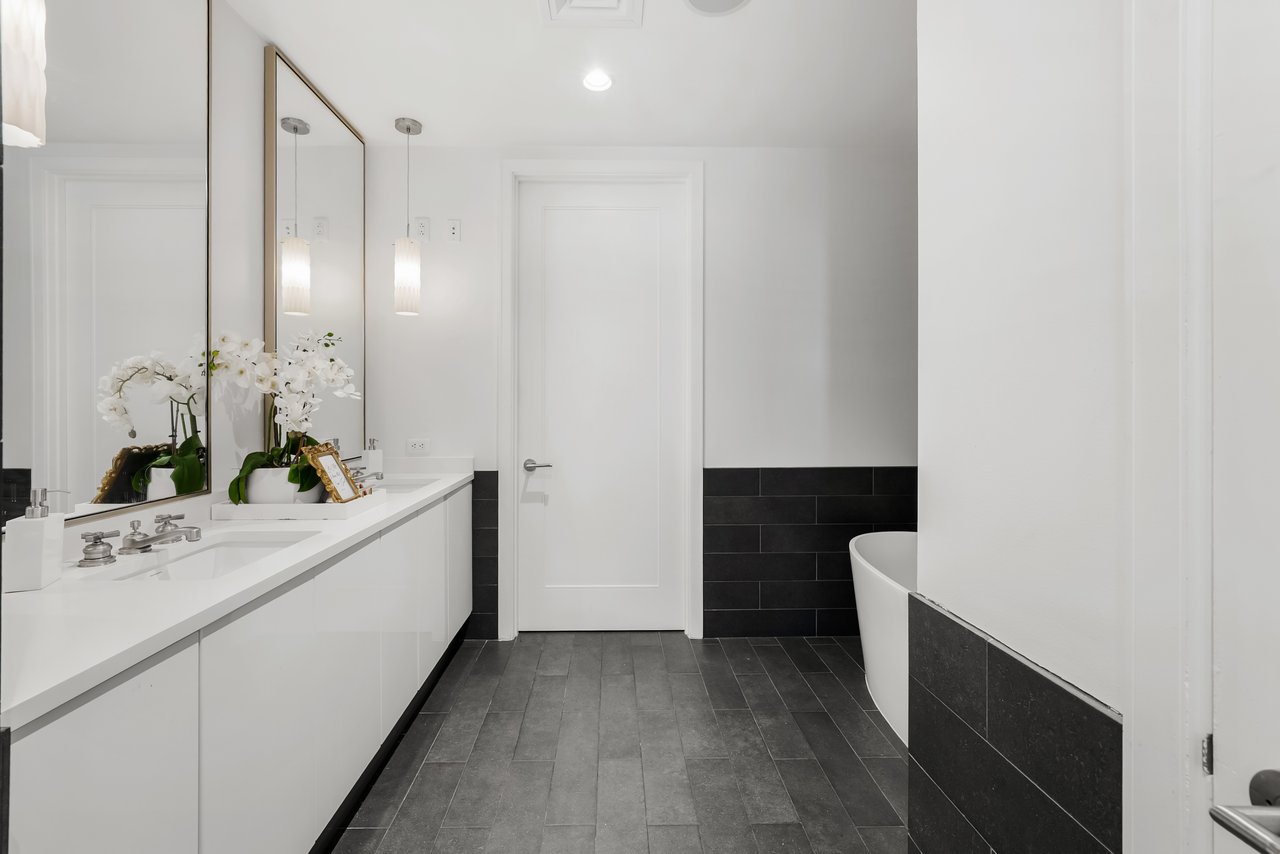 200 Congress Ave #14C