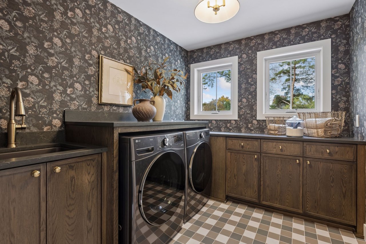 4909 Rolling Green Pkwy, Edina