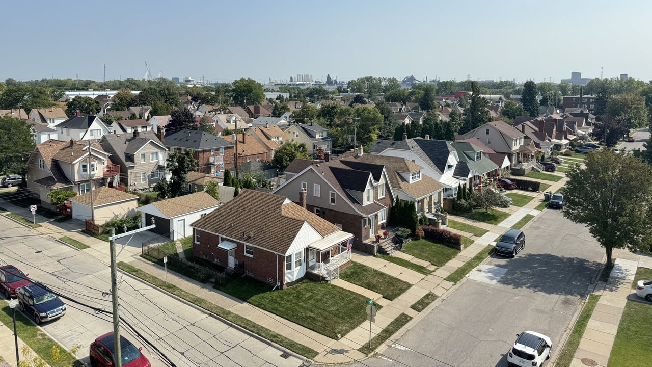 Why the Most Valuable Homes Often Avoid Extreme Designs