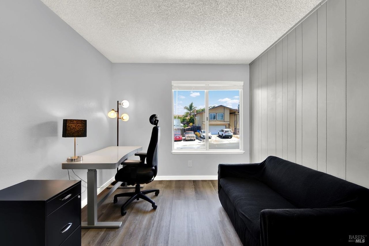 1305 Corcoran Ave