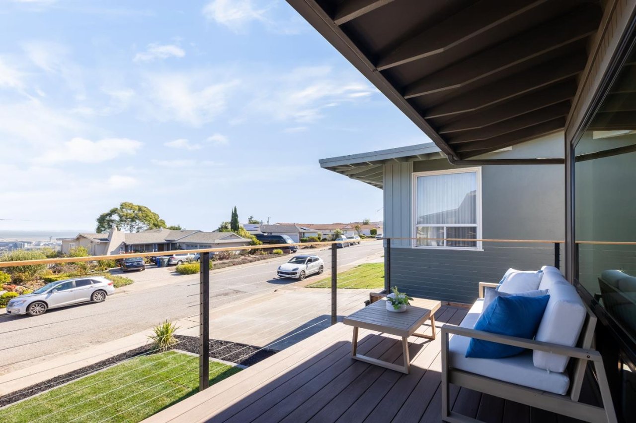 1041 Crestview Drive