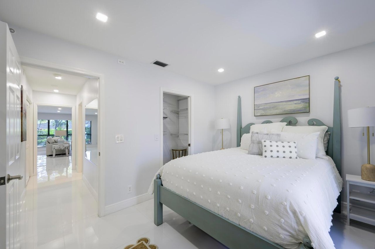 11335 Twelve Oaks Way