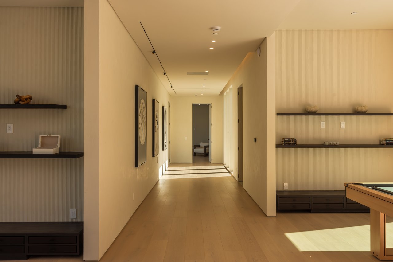 9262 Thrush Way, Hollywood Hills