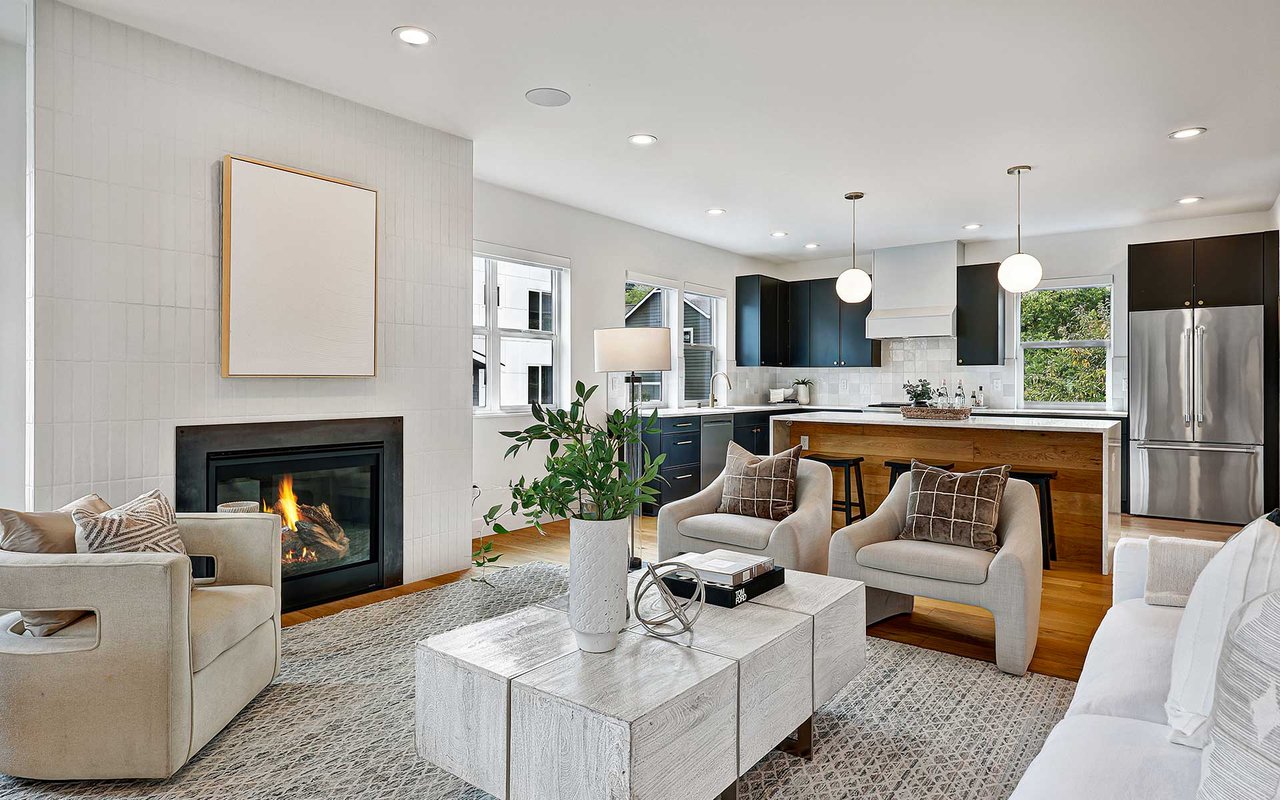 2809 East Denny Way Unit A