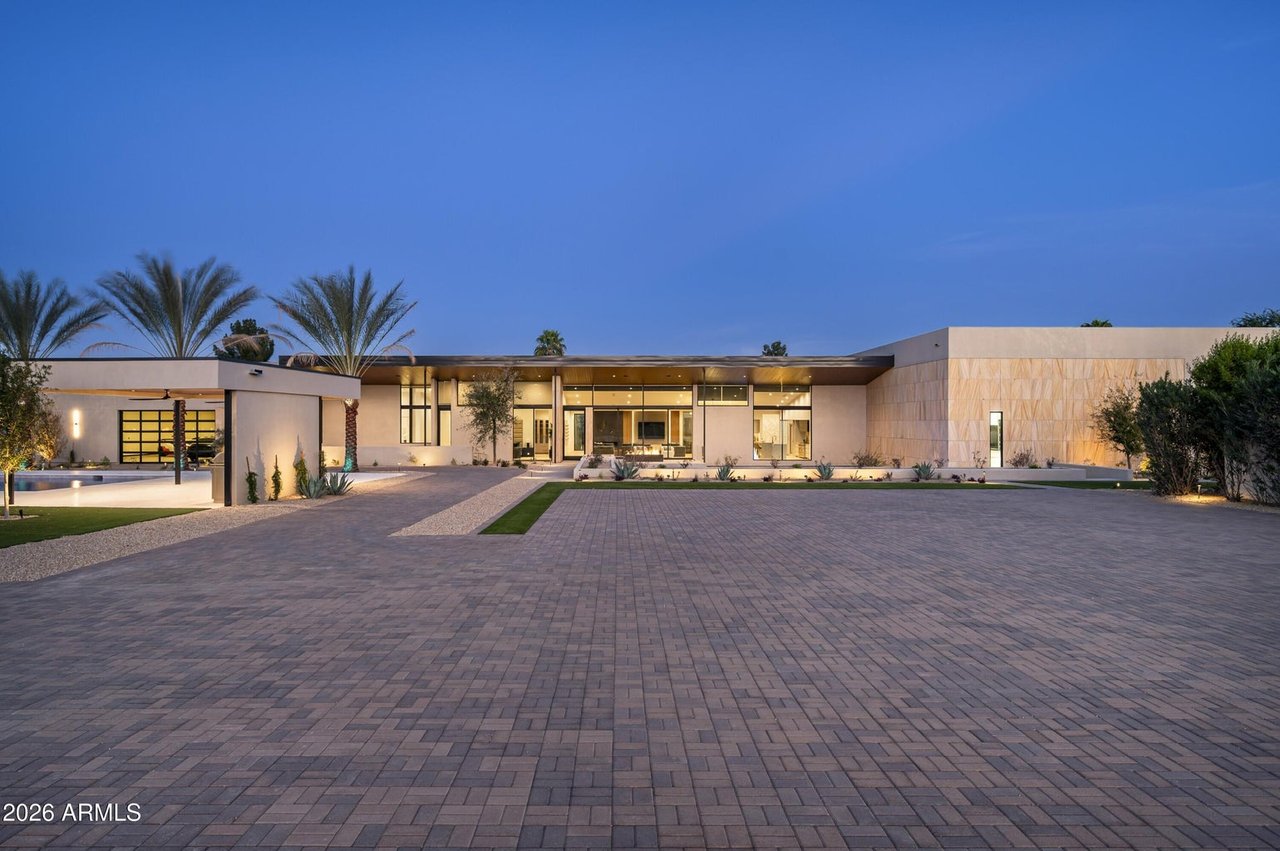 7545 N Mockingbird Lane