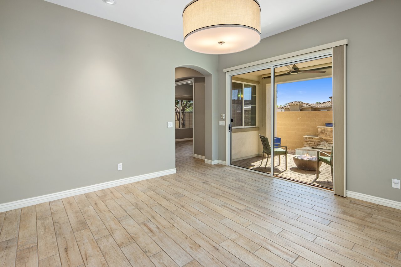 2932 E Madison Vistas
