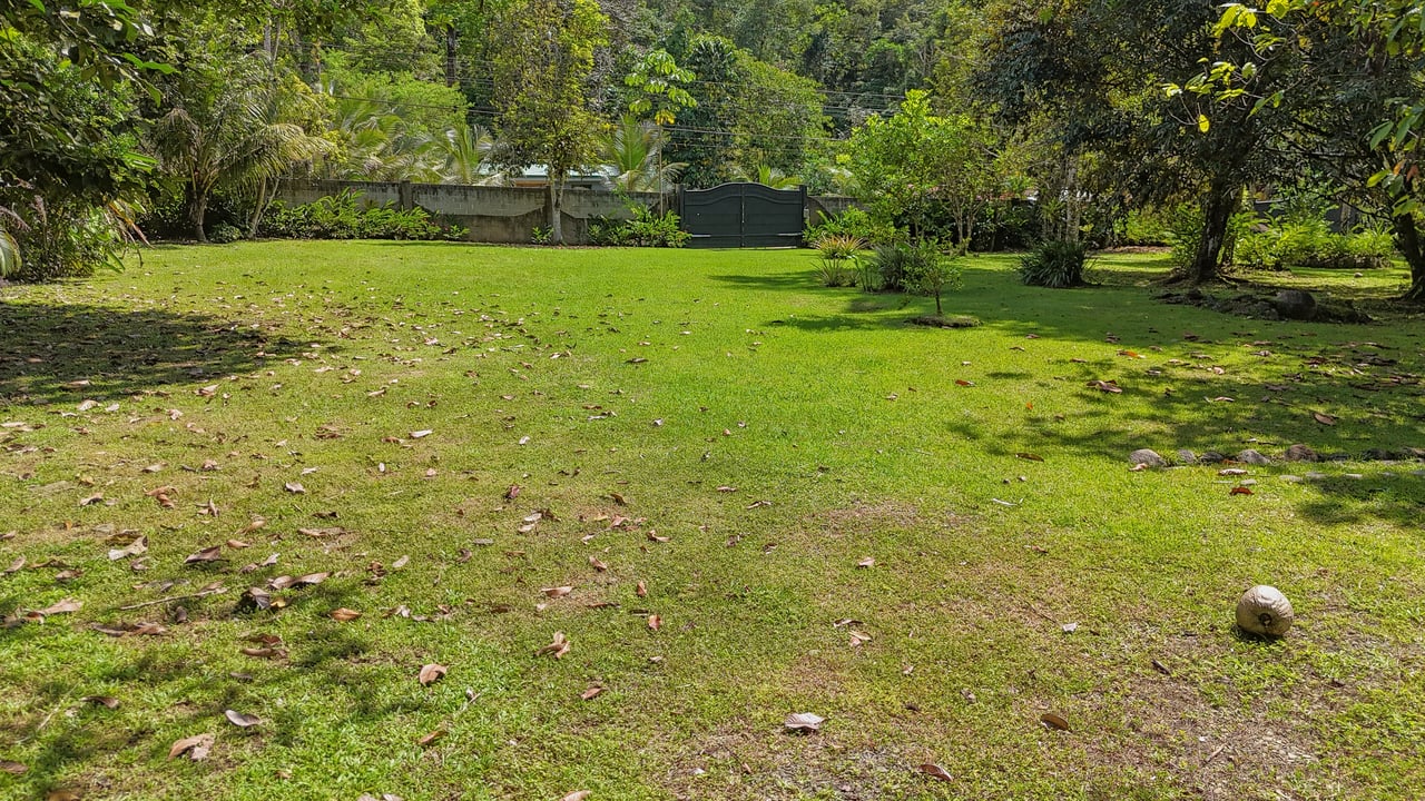 A riverfront 3-bed home on a large property In Ojochal, Costa Rica