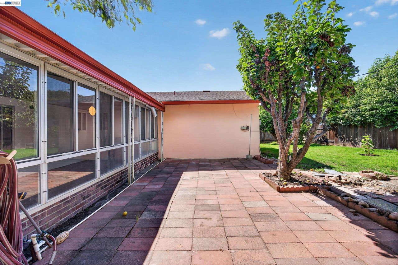 421 East Serrano Way