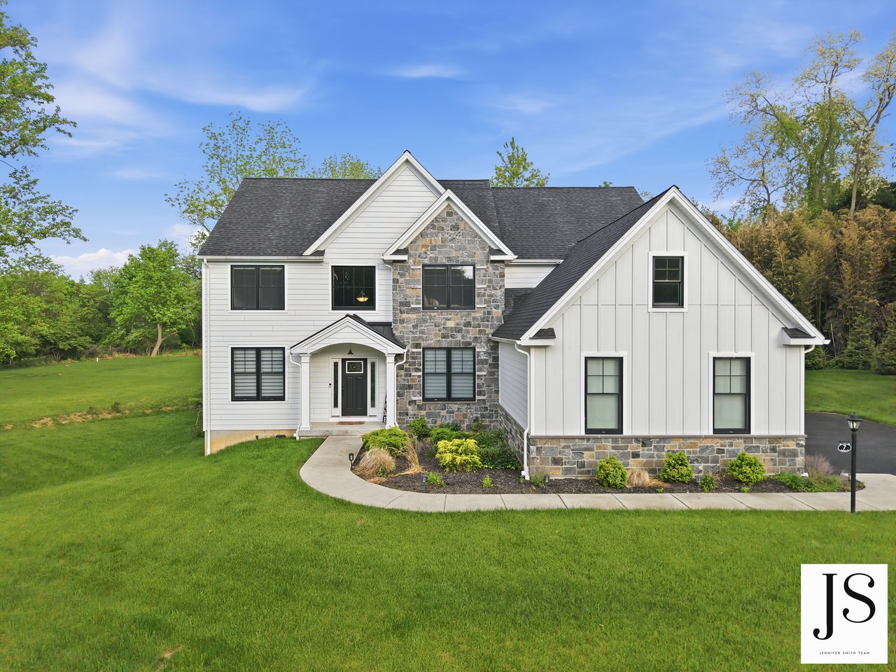 7 Overfield Ln, Glen Mills, PA 19342