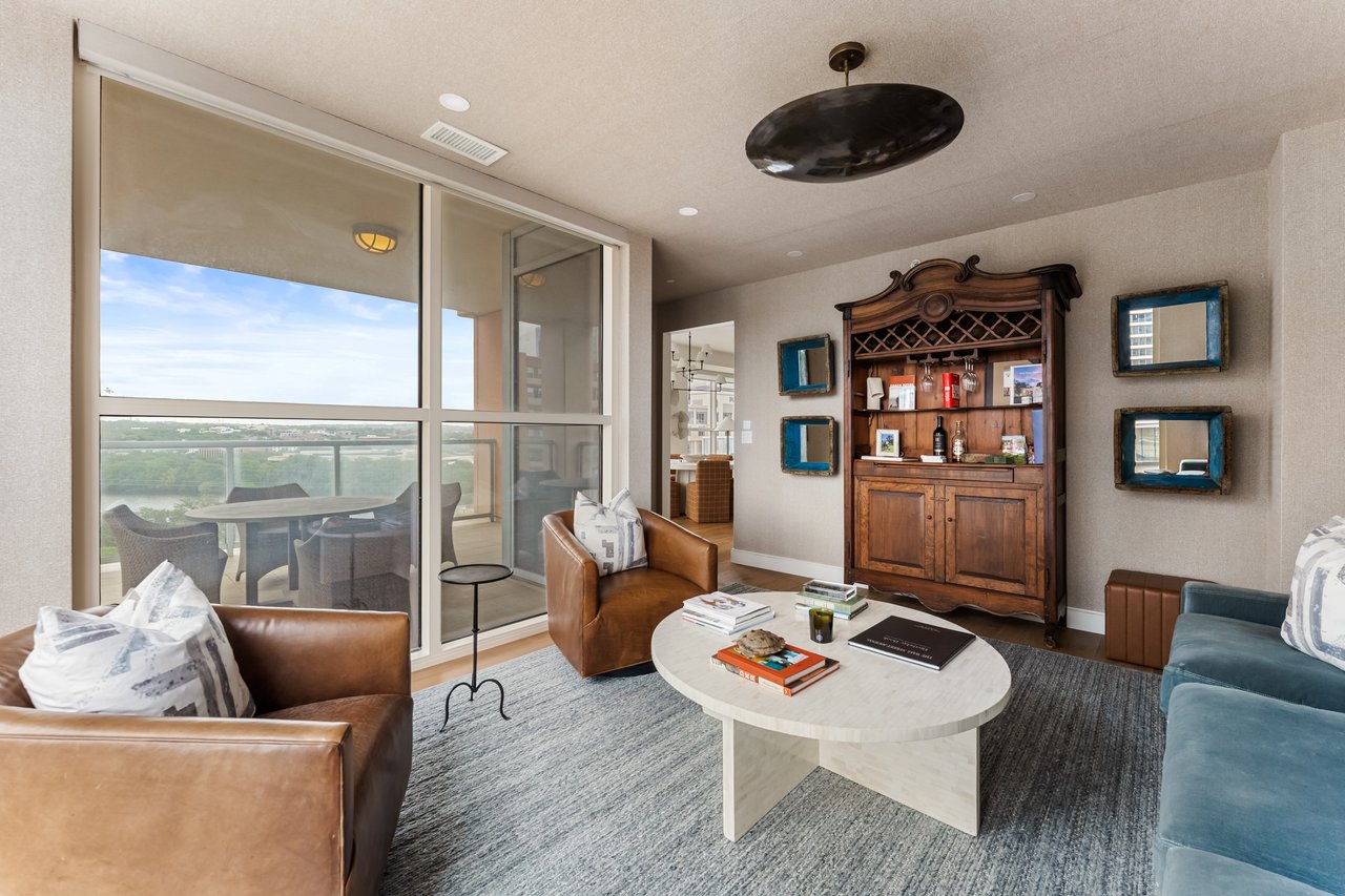 98 San Jacinto Blvd #807