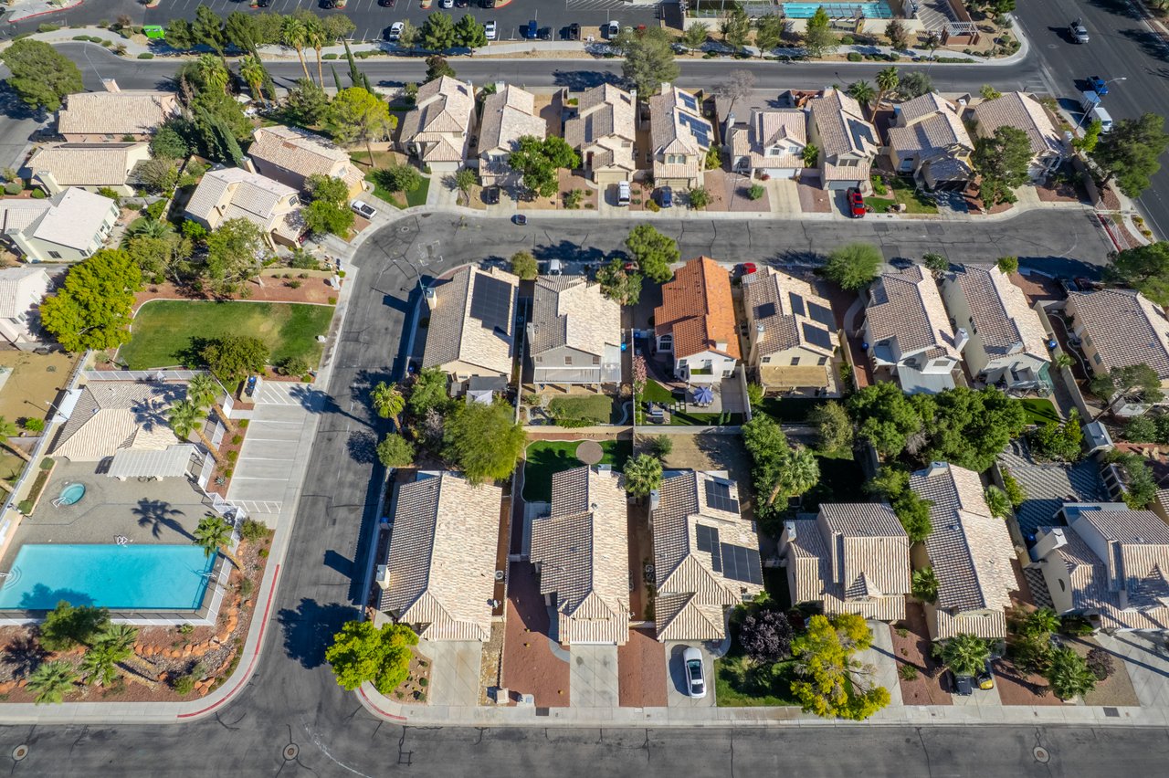 5620 Desert Creek Way