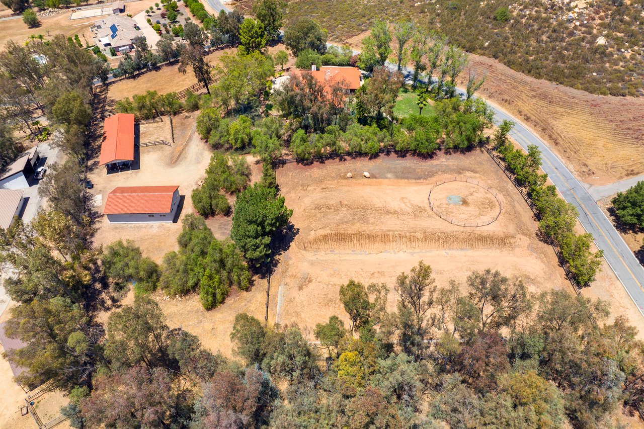 38785 Avenida Bonita