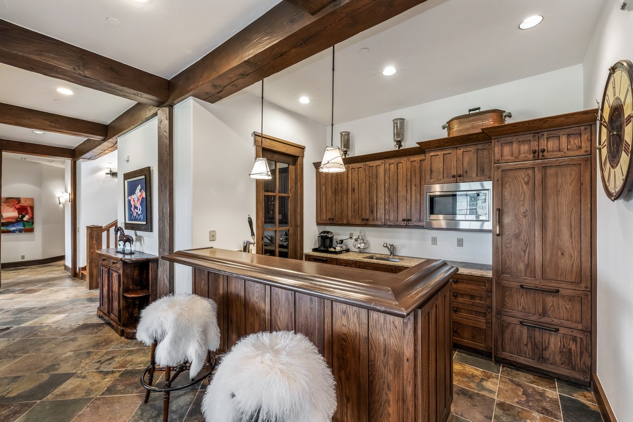 1092 The Summit Trail