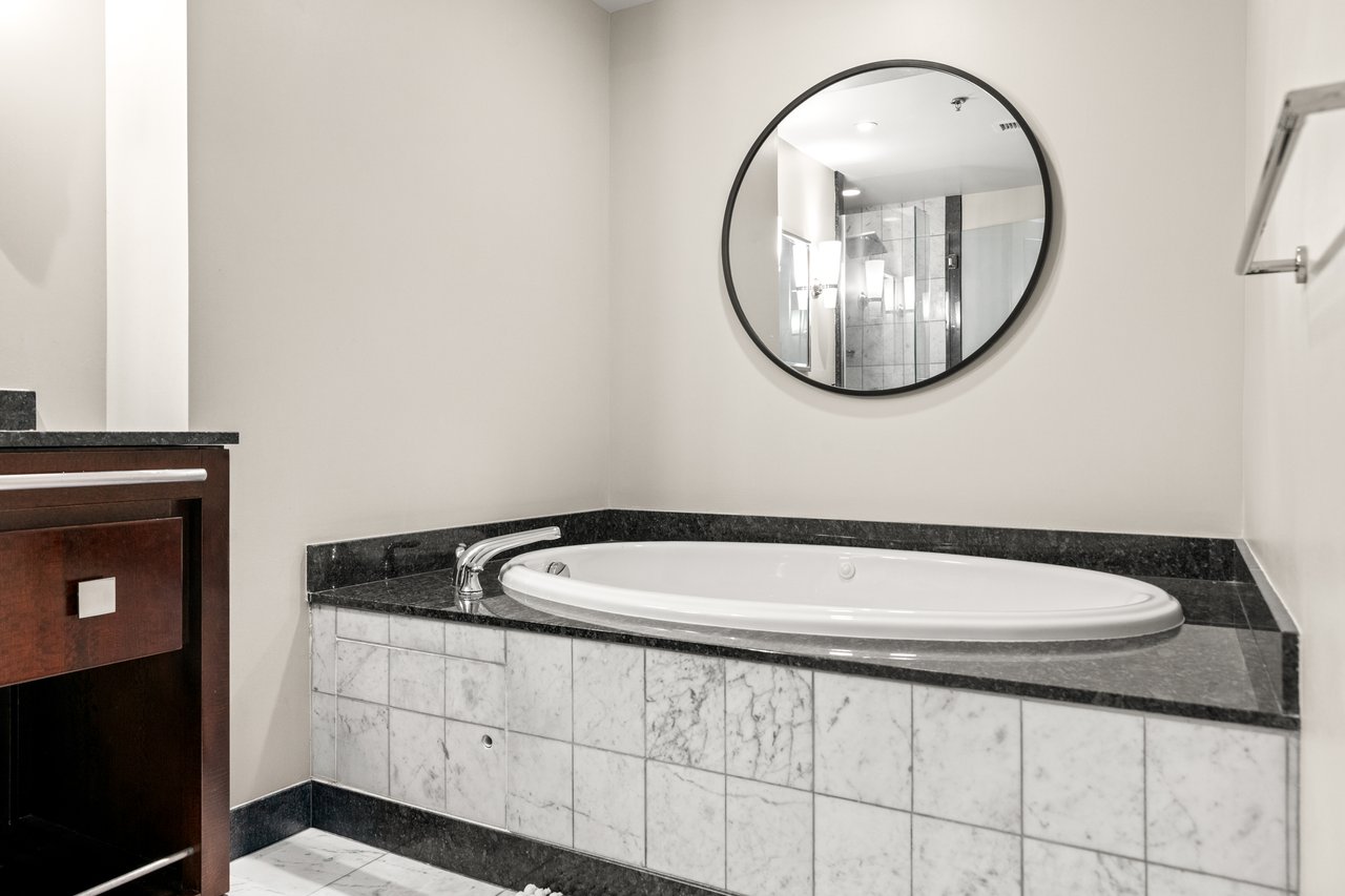 2700 Las Vegas Boulevard 2303
