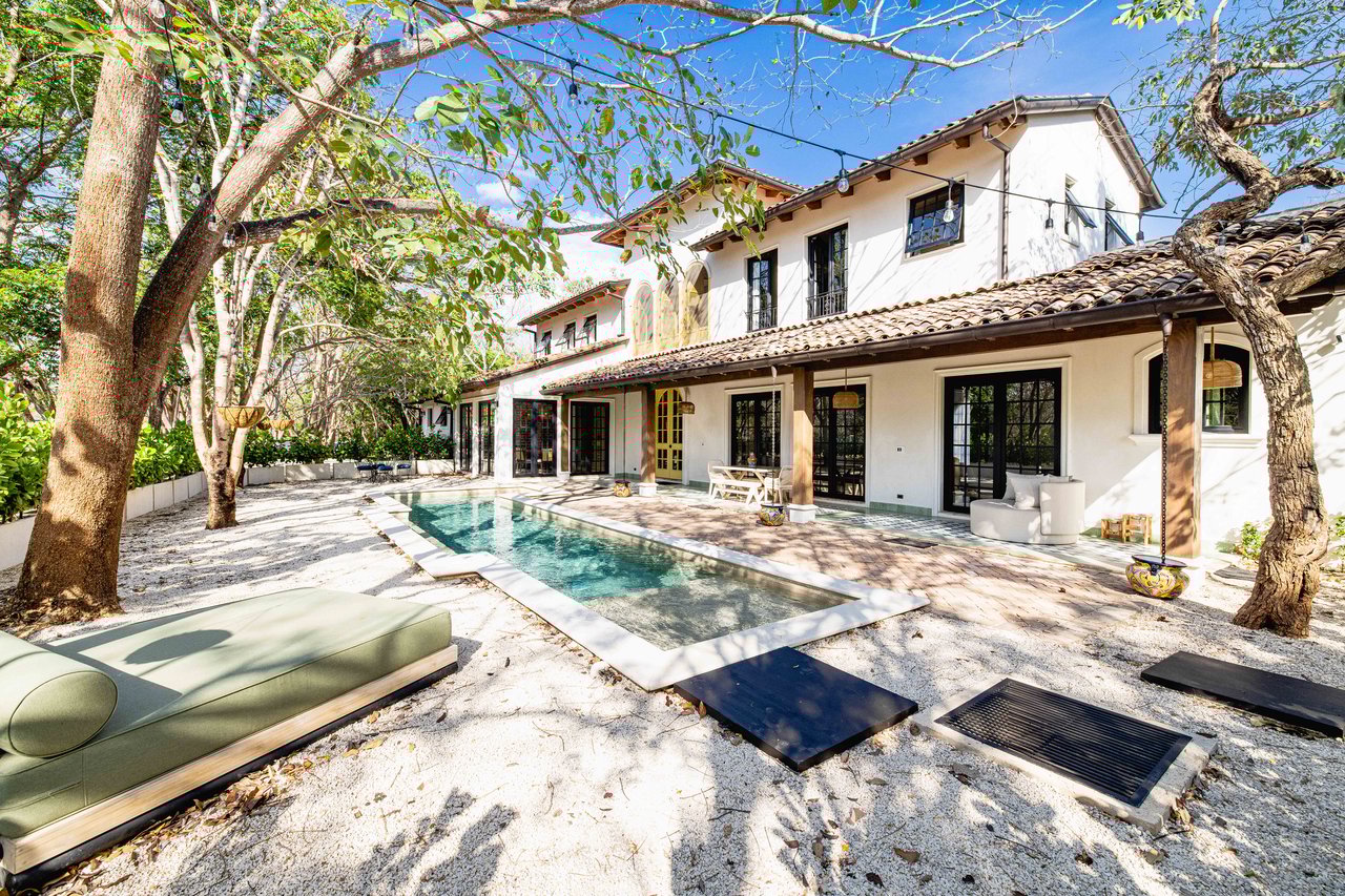 Casa Las Mareas | 4-Bedroom Beachfront Villa with Pool in Las Golondrinas, Hacienda Pinilla