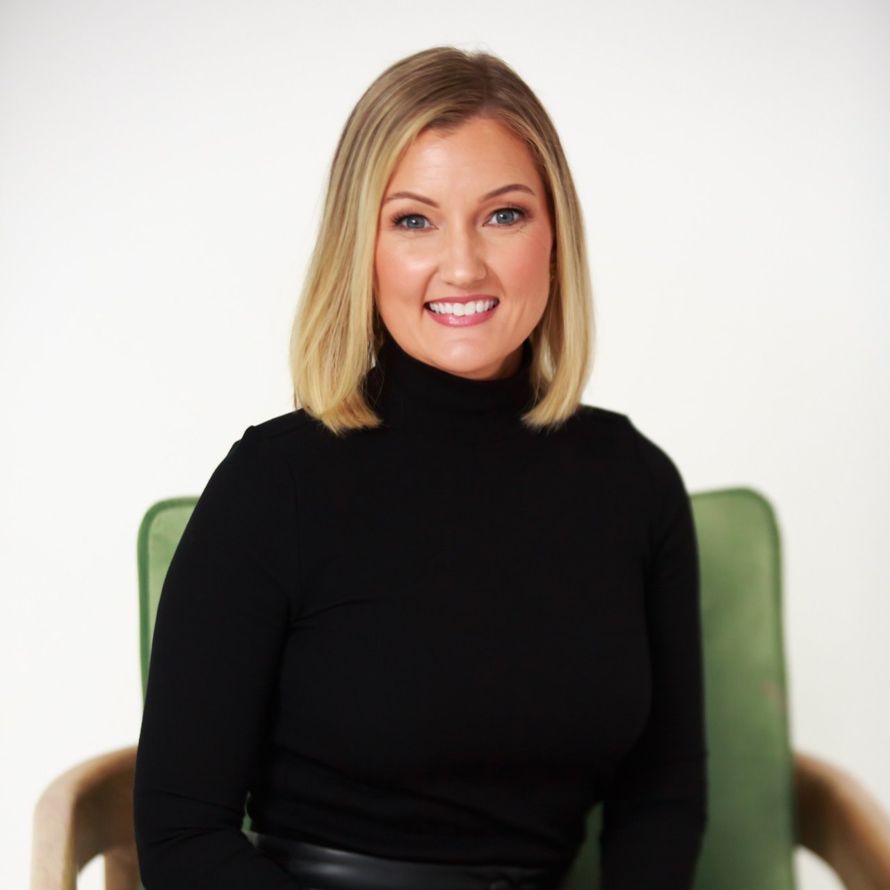 Felicity Kahn Mandeville, LA Real Estate Agent Headshot