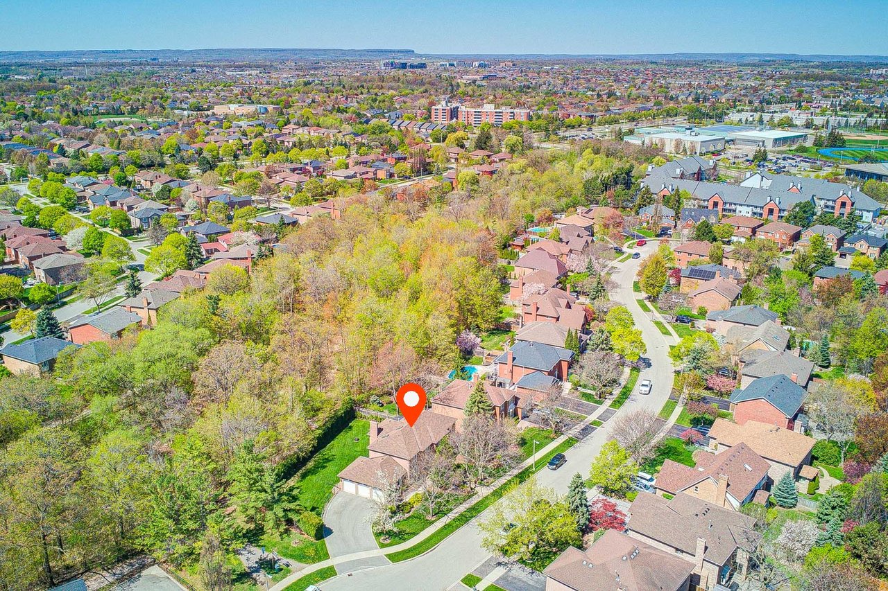 1296 Mapleridge Cres