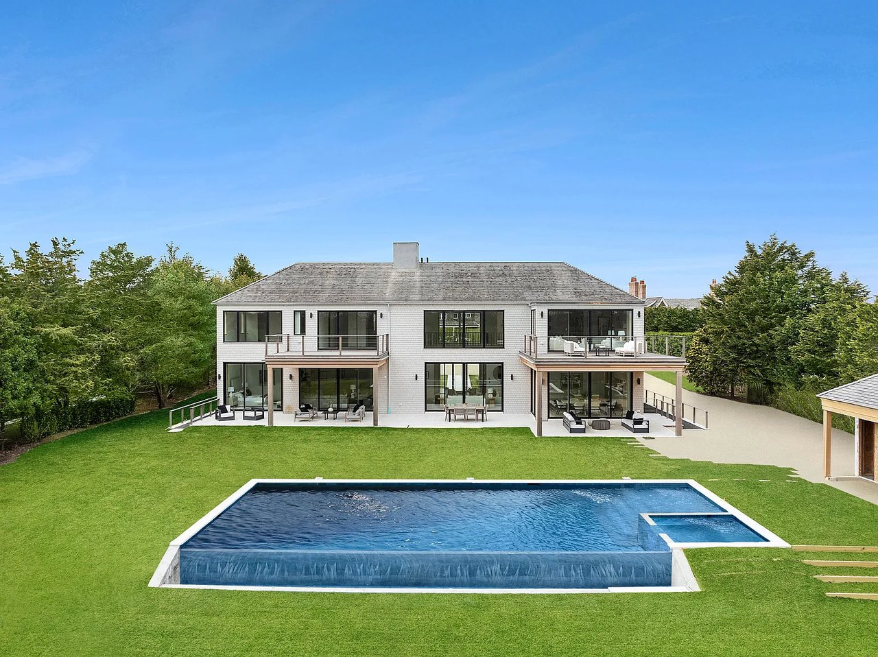 637 Halsey Ln - In Contract