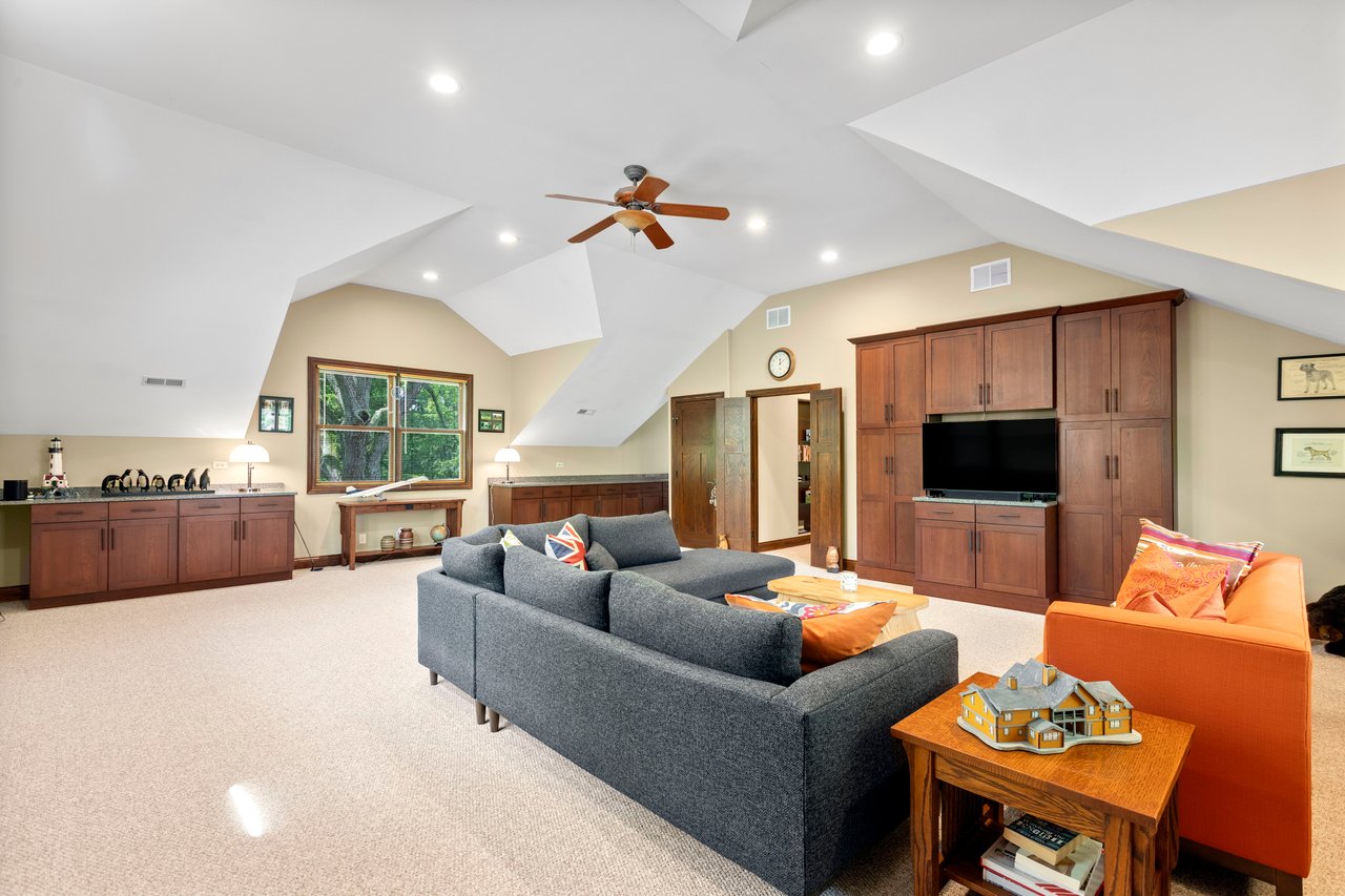 1520 Telegraph Road, Lake Forest
