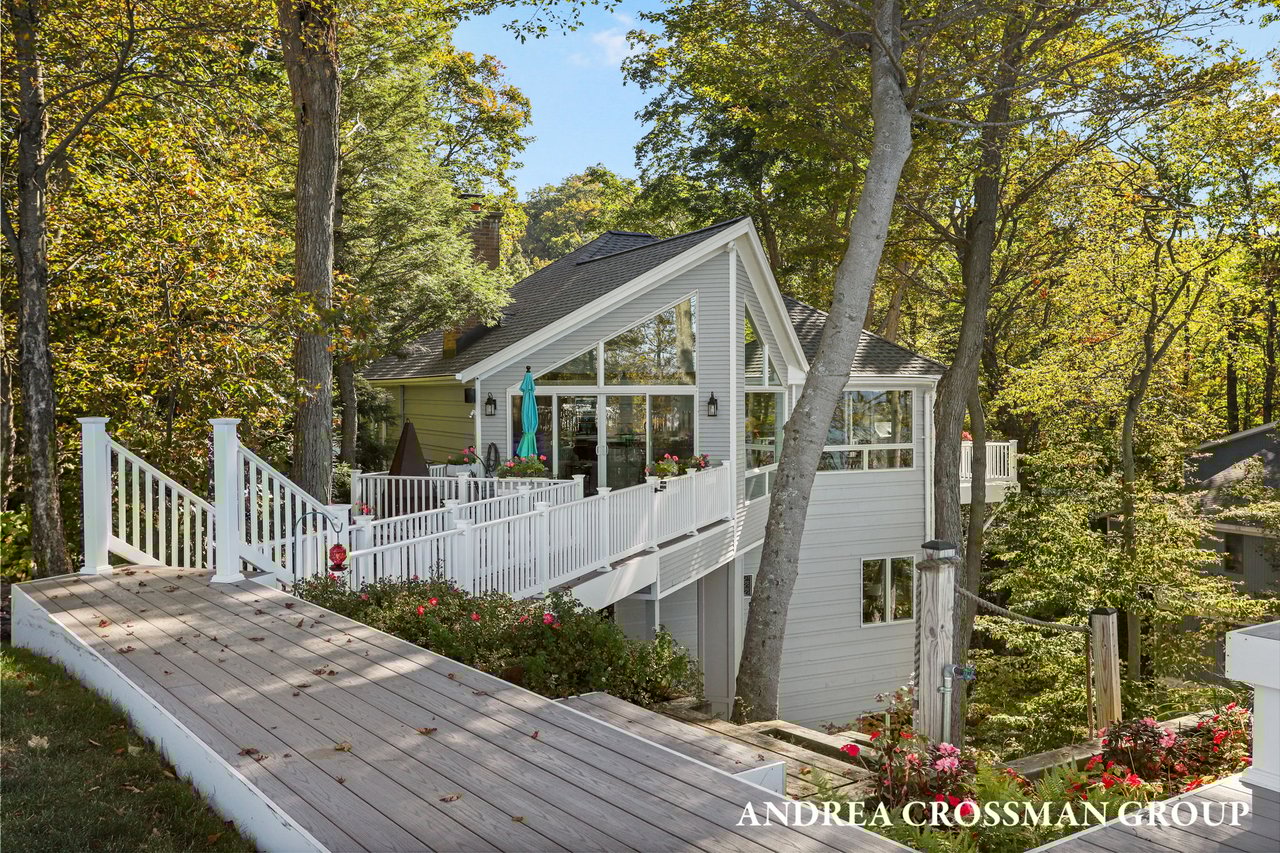 9565 Whispering Sands Dr