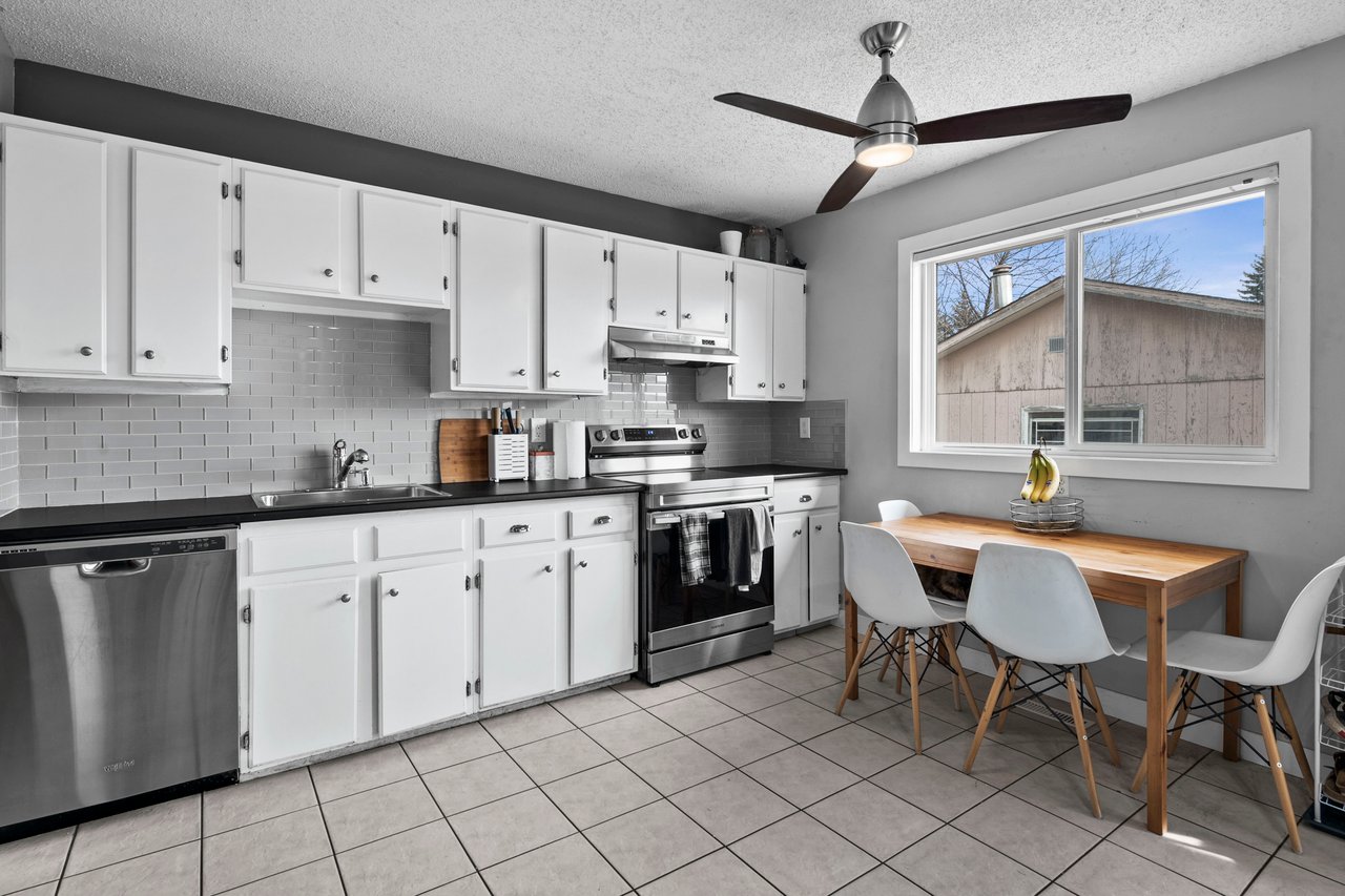 370 Maitland Hill NE