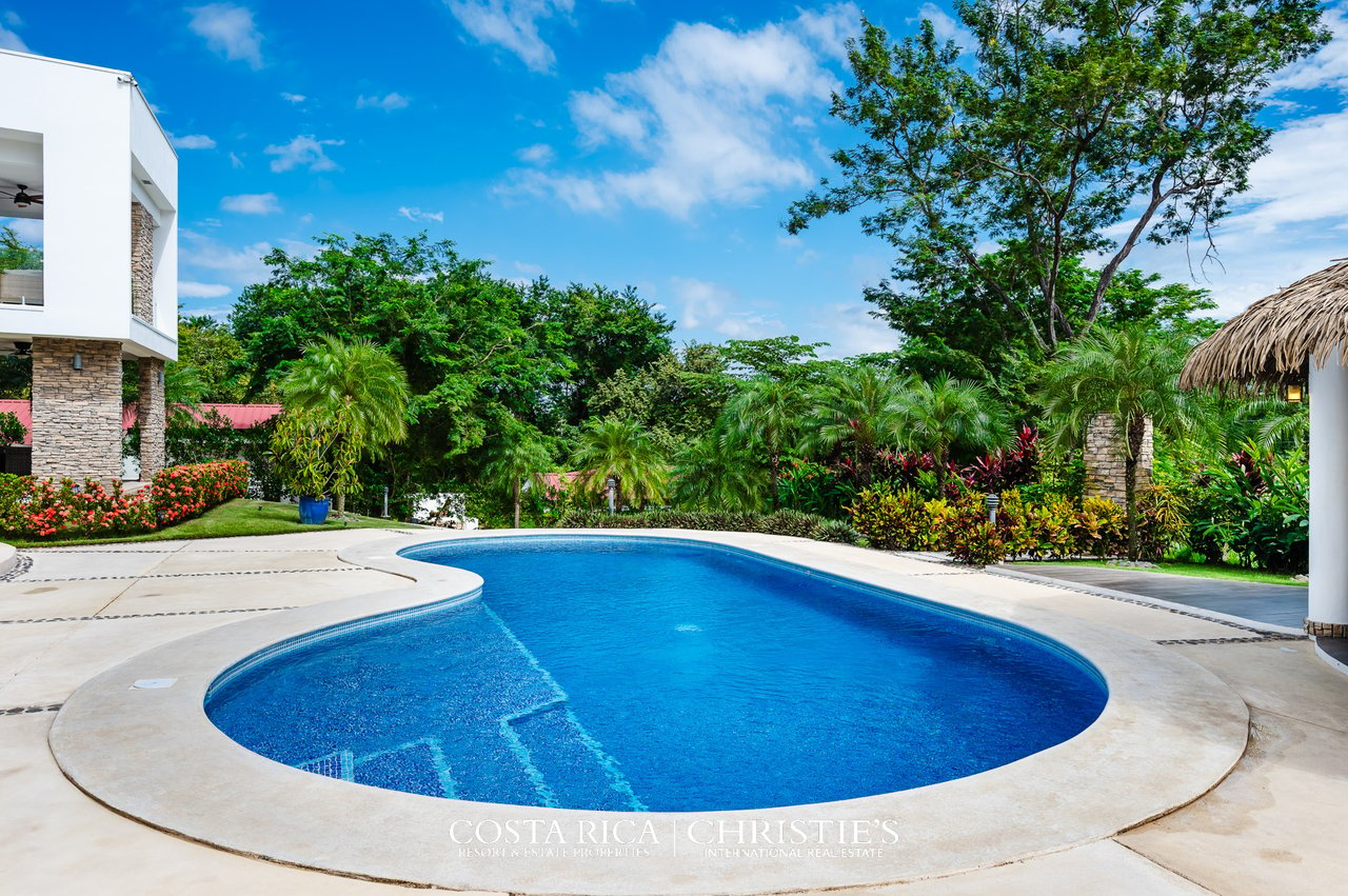 Coco Bay 70 - 4-Unit Apartment Complex with Pool & Amenities