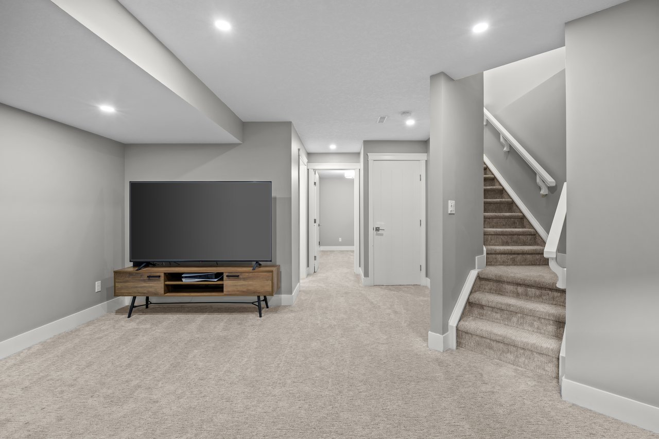 1728 36 Avenue SW Unit: 2