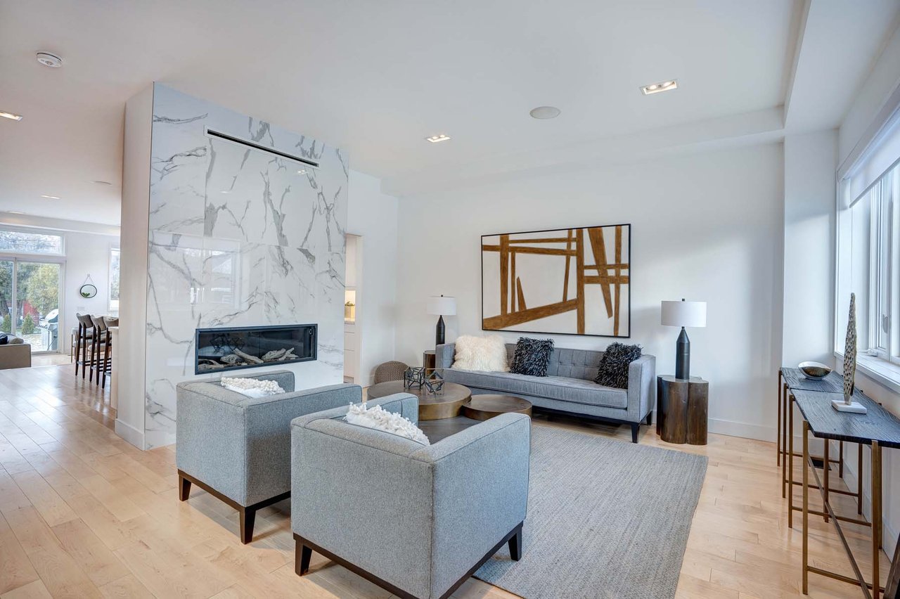 302 Linsmore Cres