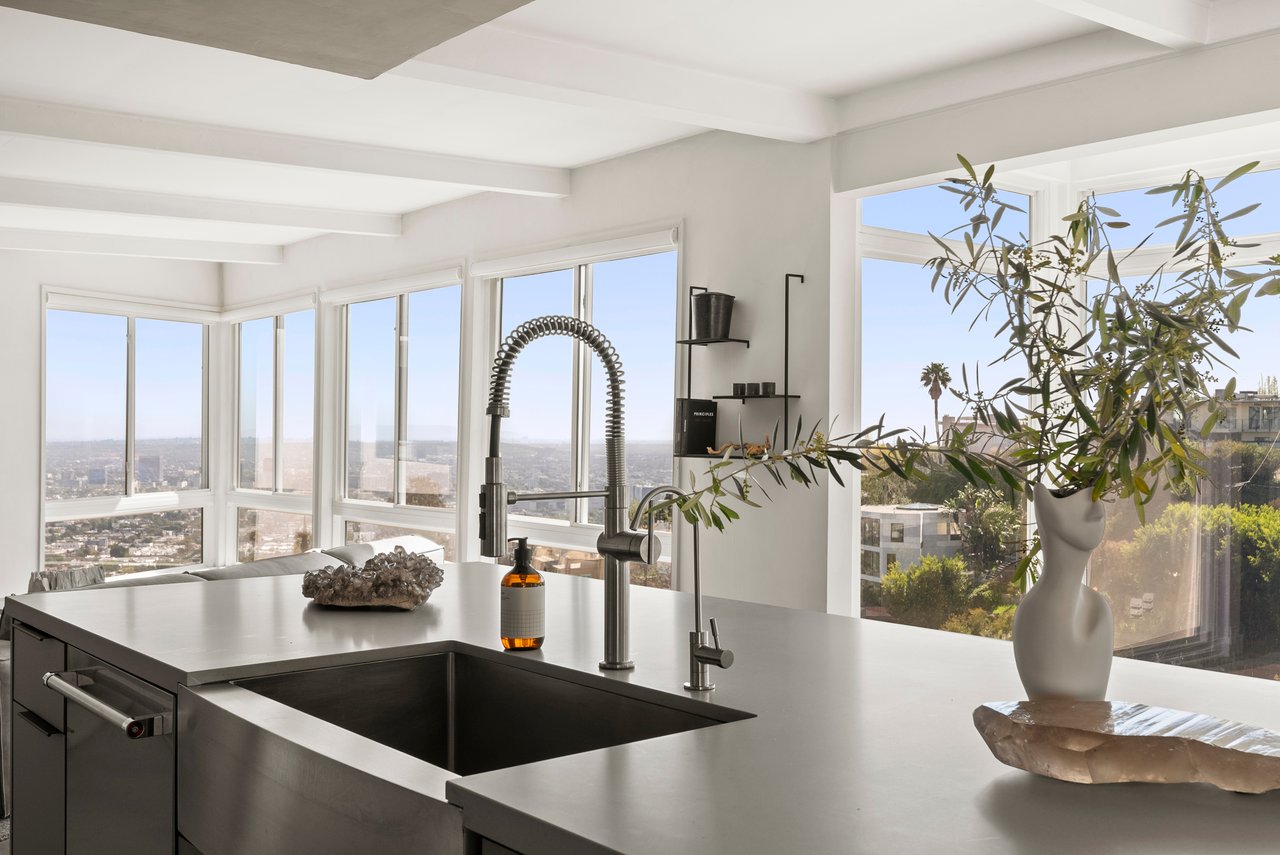 8460 Franklin Ave, hollywood hills