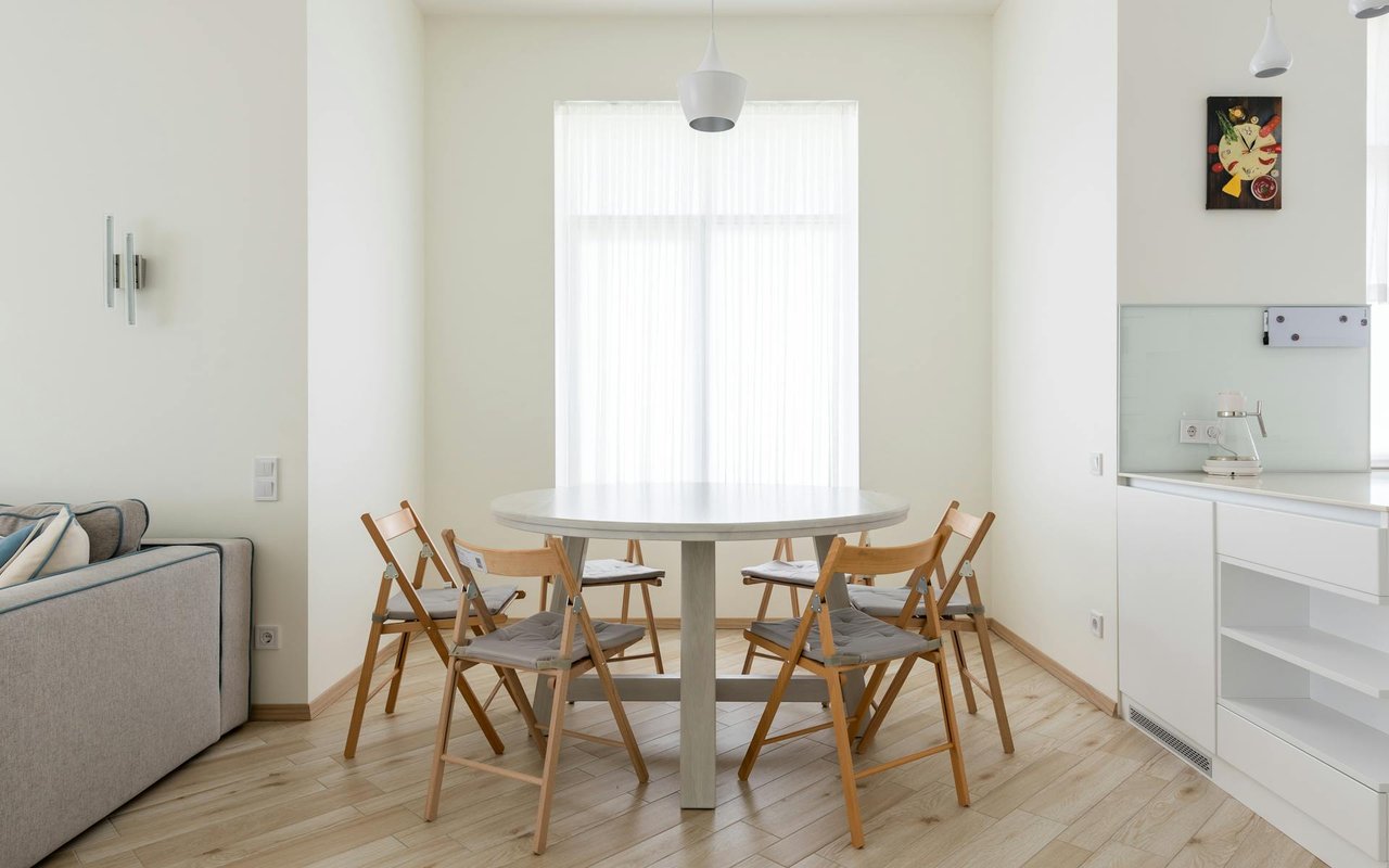 4 Helpful Tips for Selling a Home Where Pets Lived