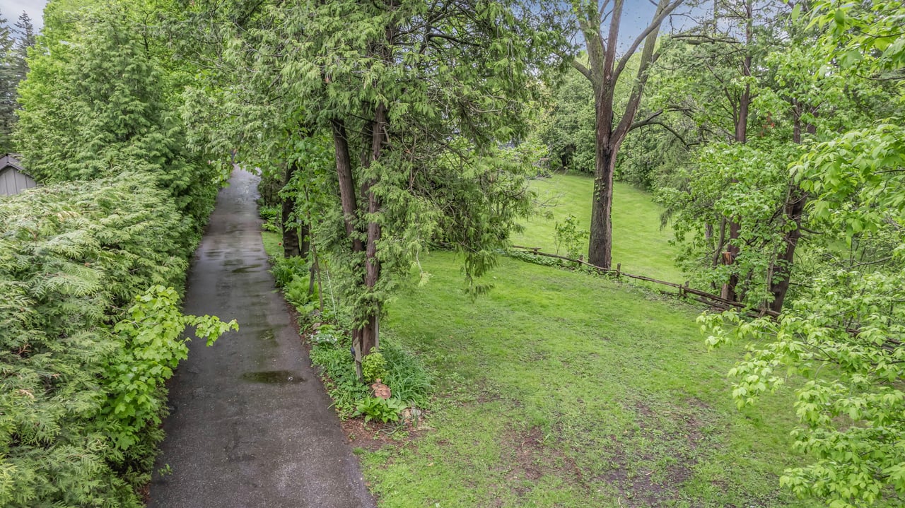 55 Old Church Road, King