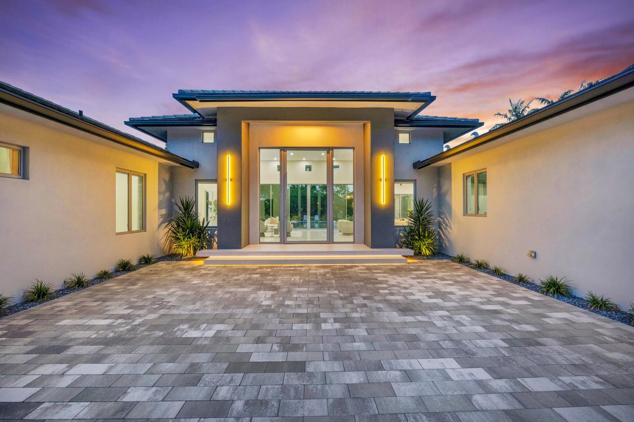 JUST LISTED: Modern Luxury Estate at 11240 SW 95th Street