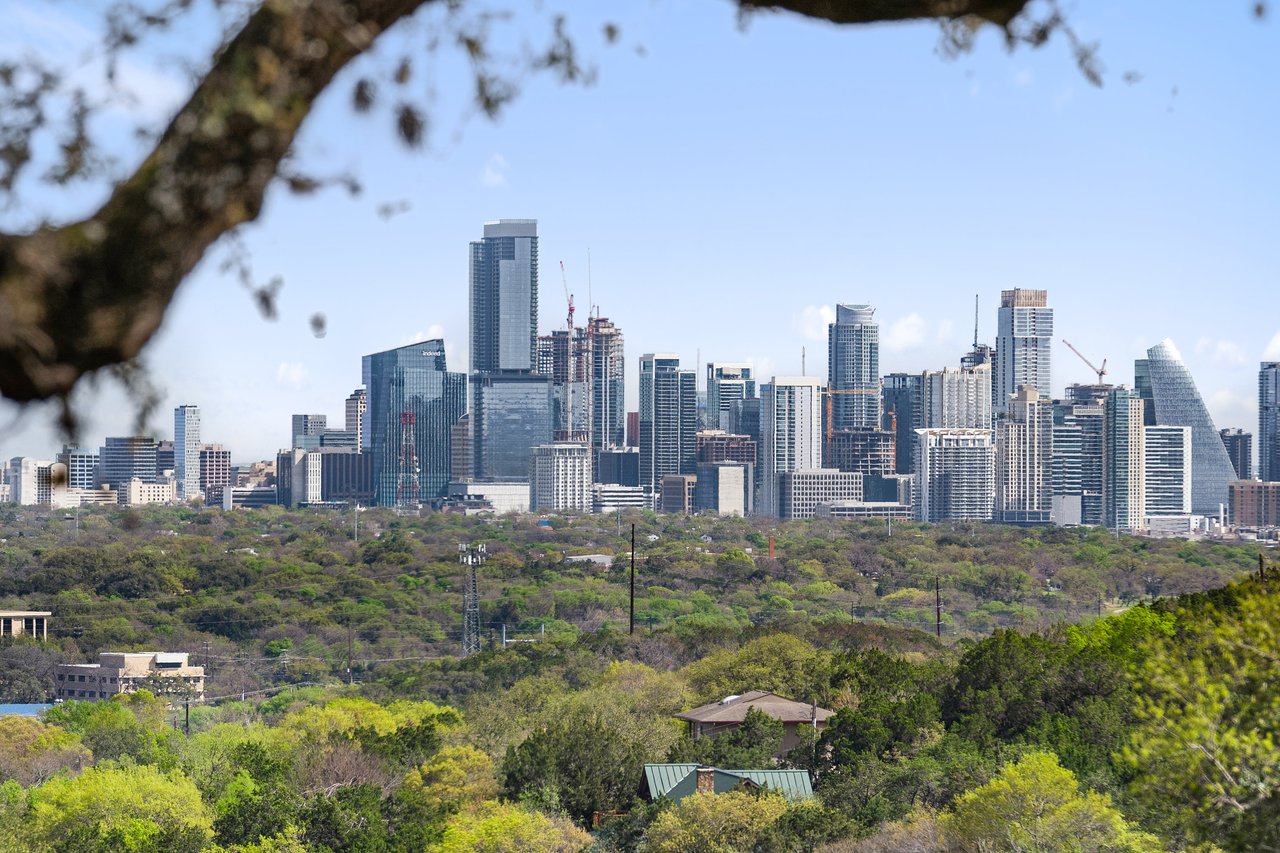 Panoramic Downtown Views