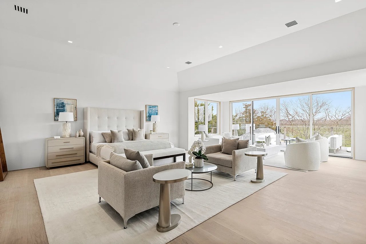 637 Halsey Ln - In Contract