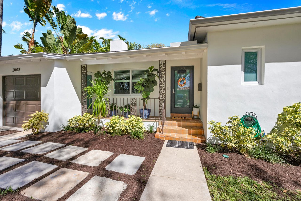 Charming Pool Home at 1005 Columbus Blvd