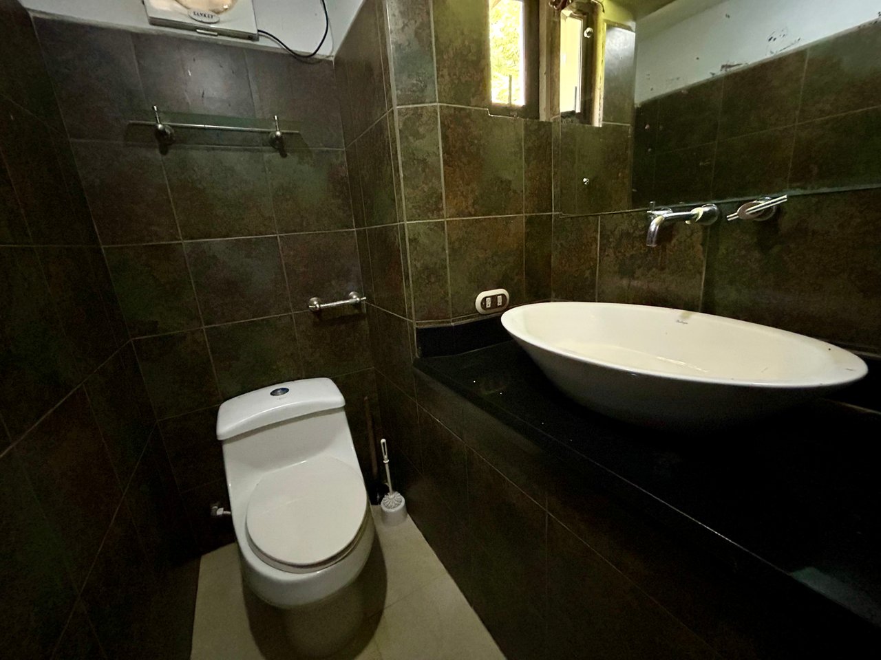 Fixer-Upper Home with an studio Office in Palmar Norte on a 4-Hectare Property